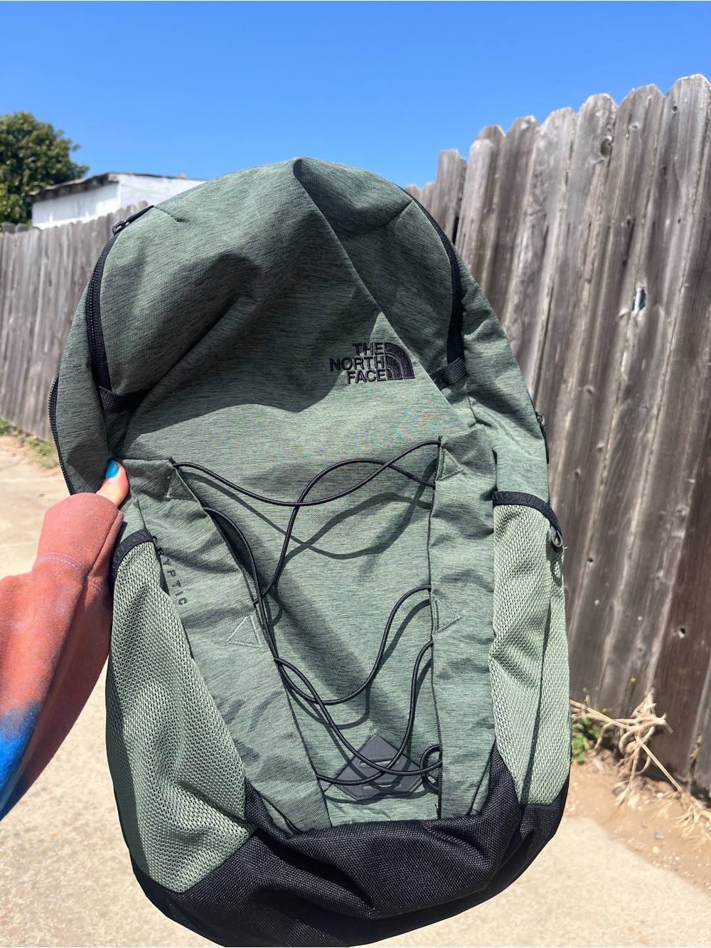 The North Face Olive Green & Black Men’s Daypack Backpack